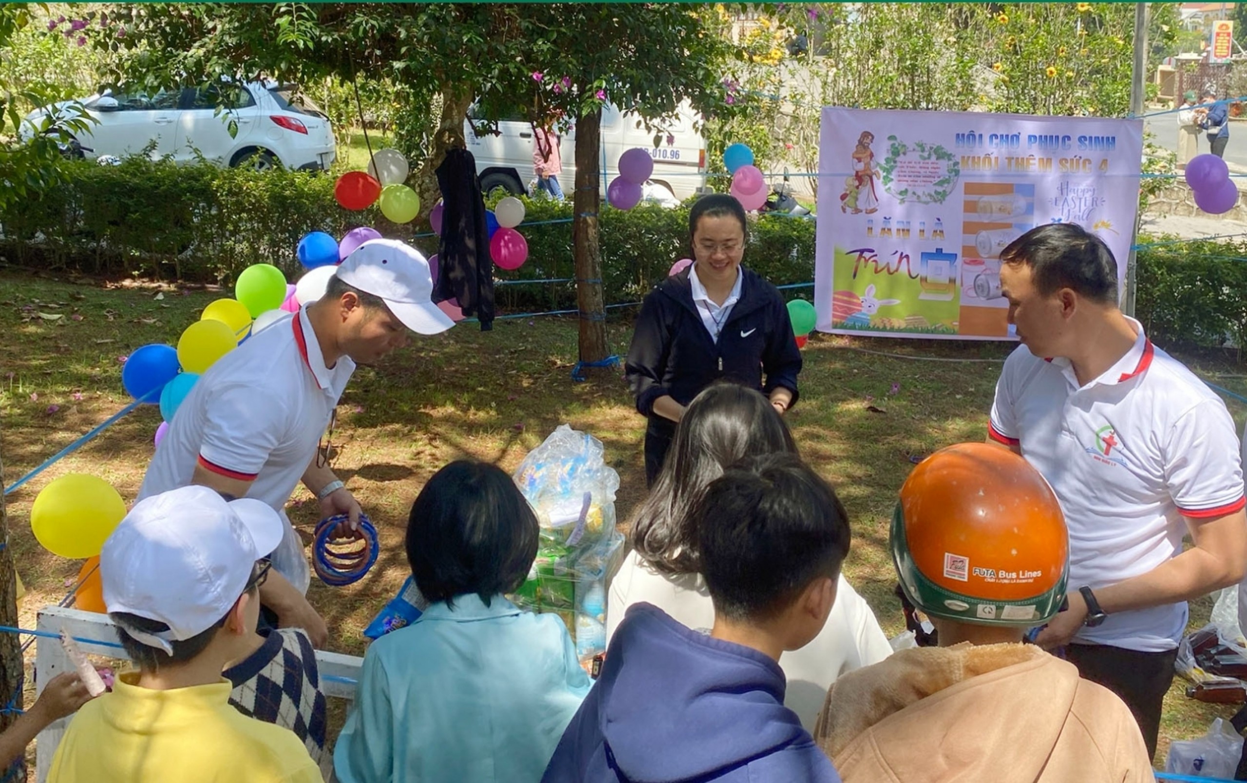 Hội chợ cho các em thiếu nhi